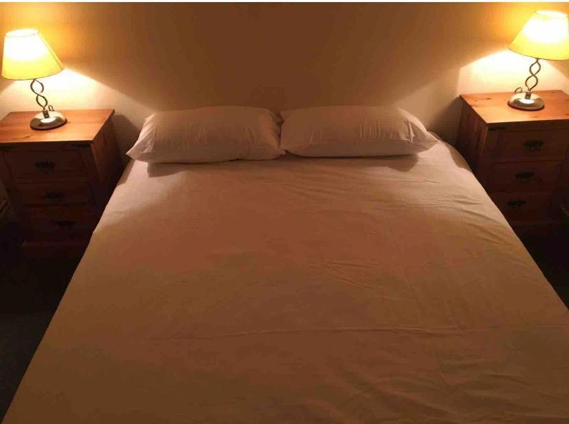 Eastbourne Late Check In Available Apartment Поулгейт Екстериор снимка